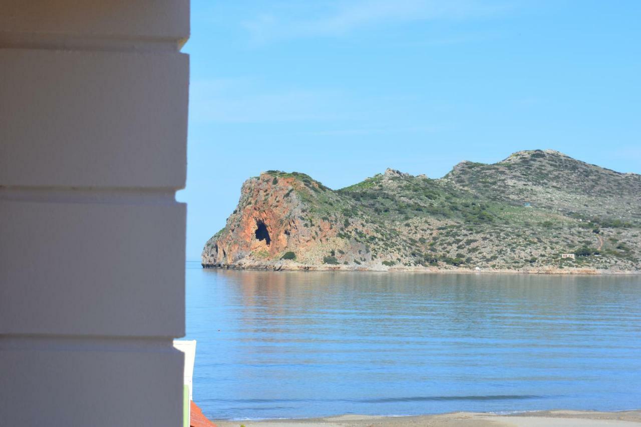 Raph'S Studios-Apts By The Sea Agia Marina  Exterior photo